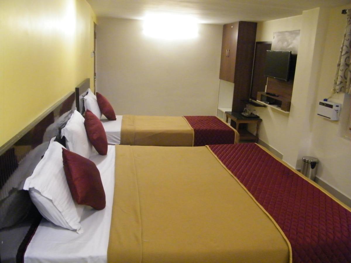 The White House Residency Hotel Chennai Eksteriør billede