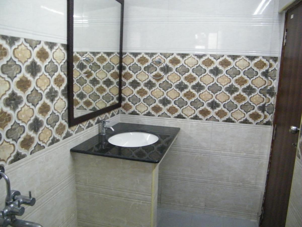 The White House Residency Hotel Chennai Eksteriør billede
