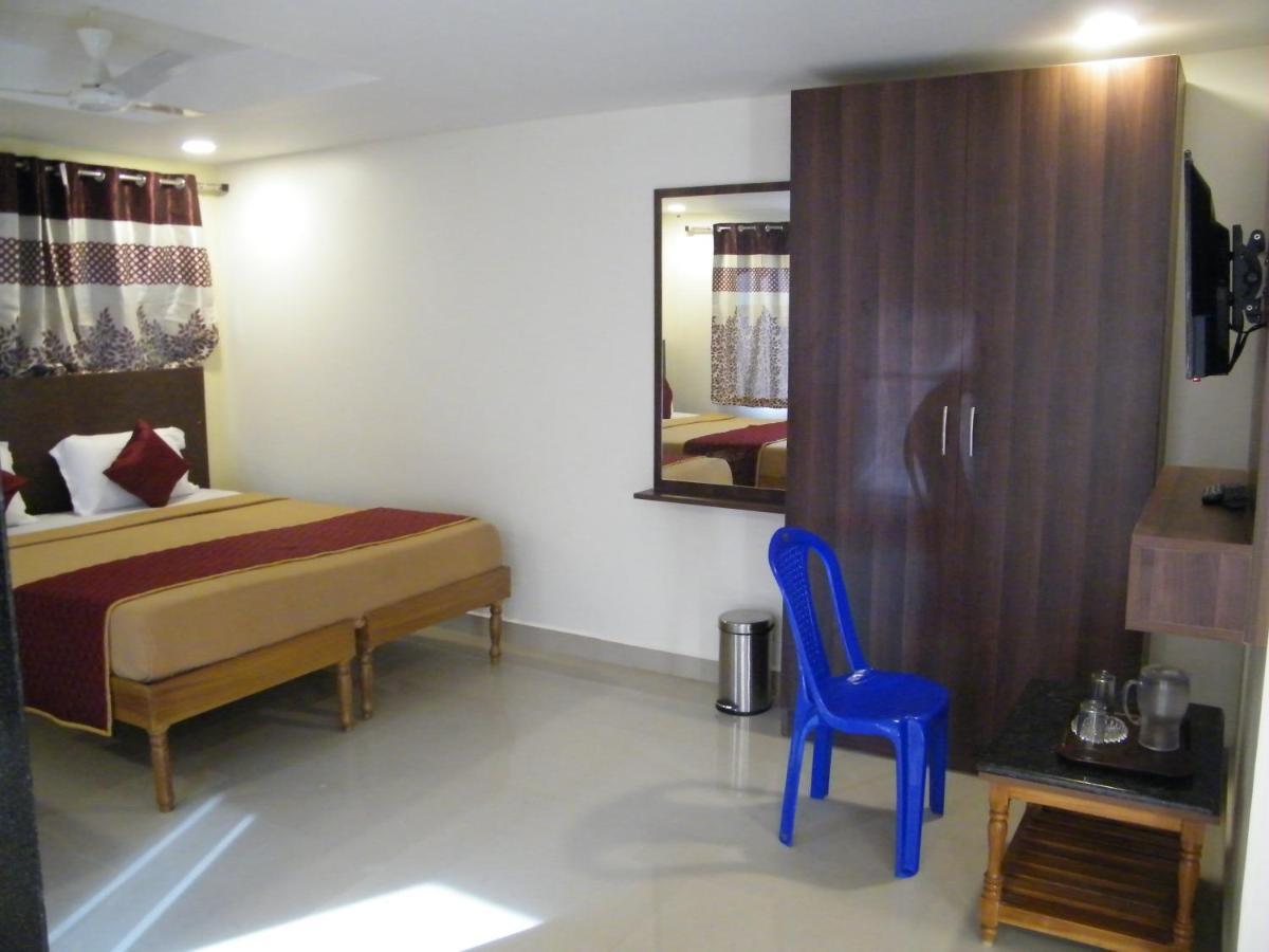 The White House Residency Hotel Chennai Eksteriør billede