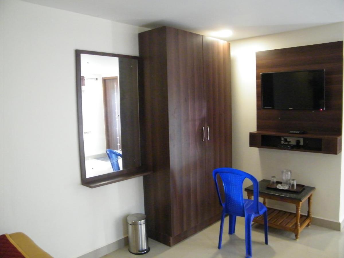 The White House Residency Hotel Chennai Eksteriør billede