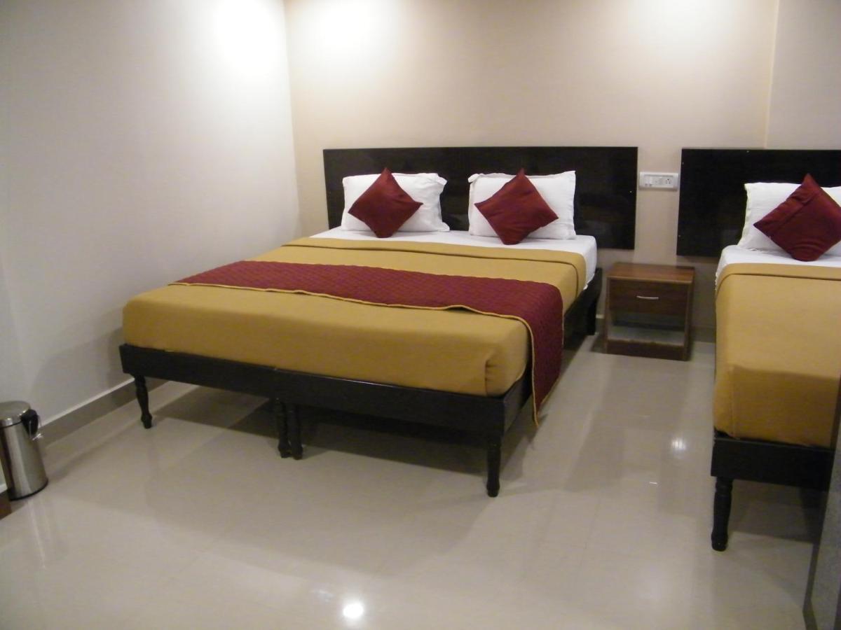 The White House Residency Hotel Chennai Eksteriør billede